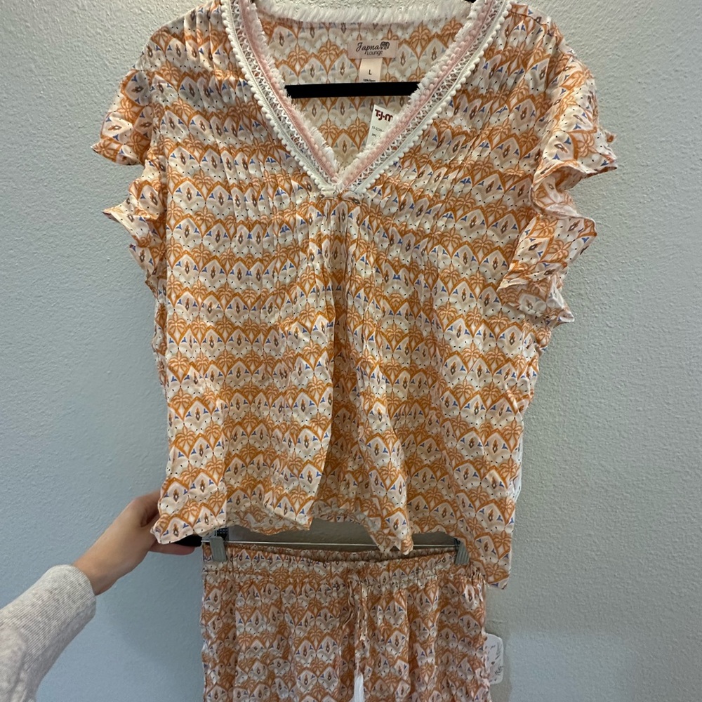 NWT - Japna Two Piece Lounge Set